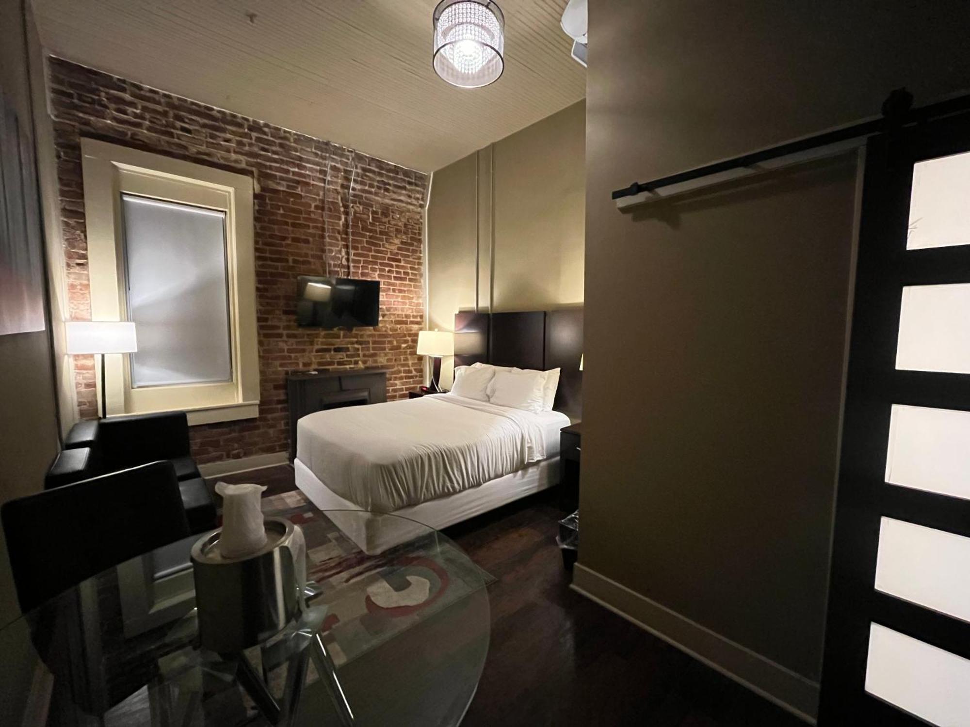 The Skylight Hotel Greenville Ngoại thất bức ảnh